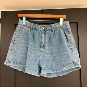 American Eagle Outfitters Light Blue Jean Pleated Mom Shorts - 8